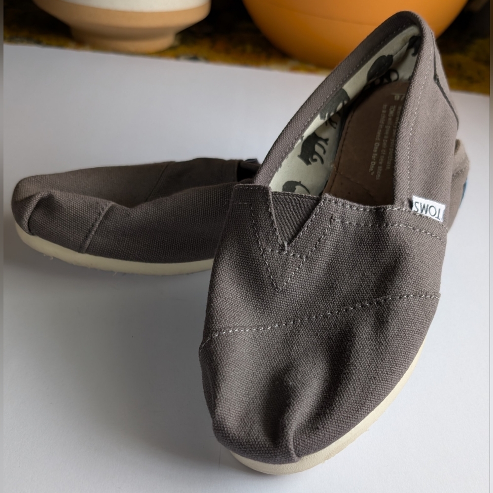 Women's Brown Classic Alpargatas Size 8